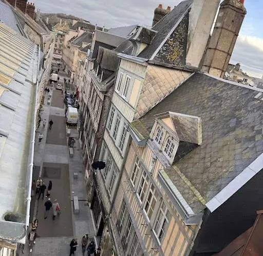 Vieux Marche - 1er Etage Rue